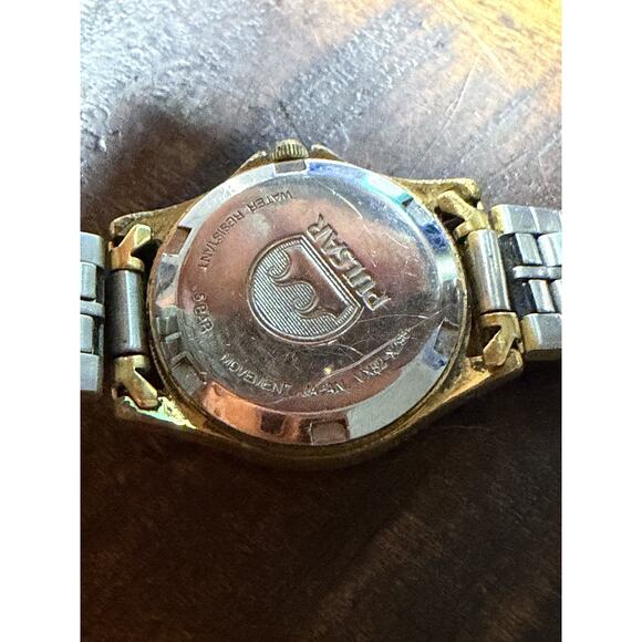 Pulsar Gold Tone Women\'s Quartz Wristwatch with Date Indicator - Japan Movement main image 2